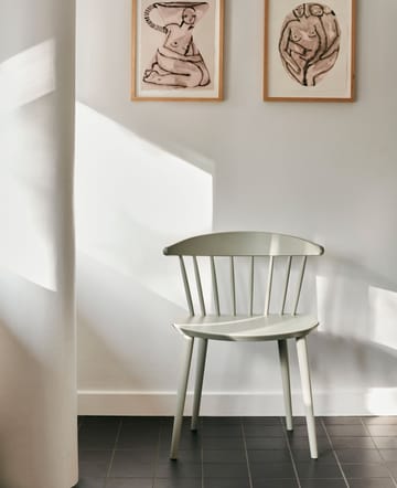 Sedia J104 - Faggio laccato Warm grey  - HAY