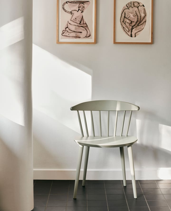 Sedia J104, Faggio laccato Warm grey  HAY