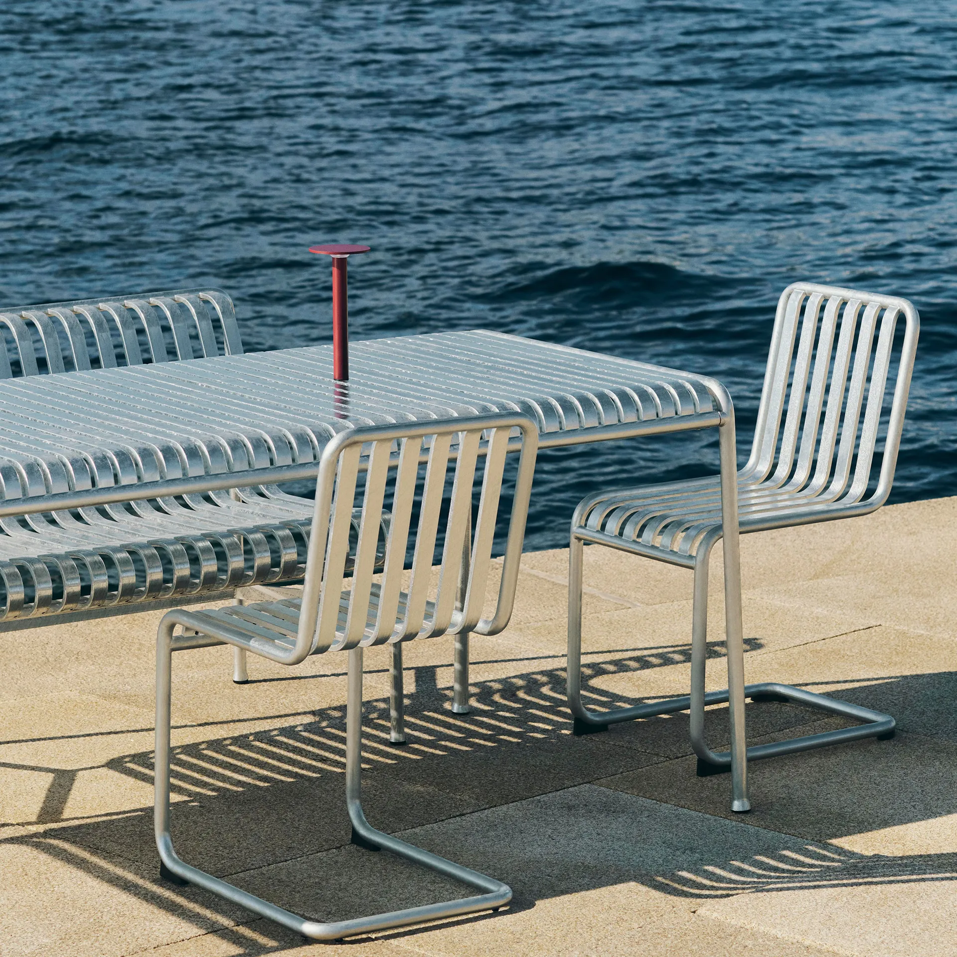 Sedia Palissade Cantilever, Acciaio zincato a caldo HAY