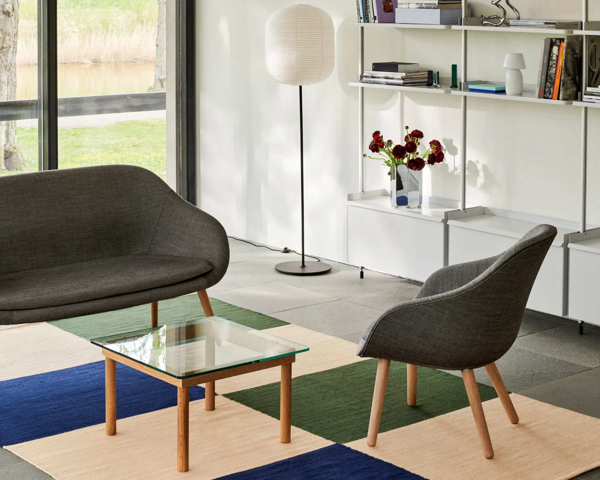 Struttura da pavimento Common 129 cm, Soft black, black terrazzo HAY