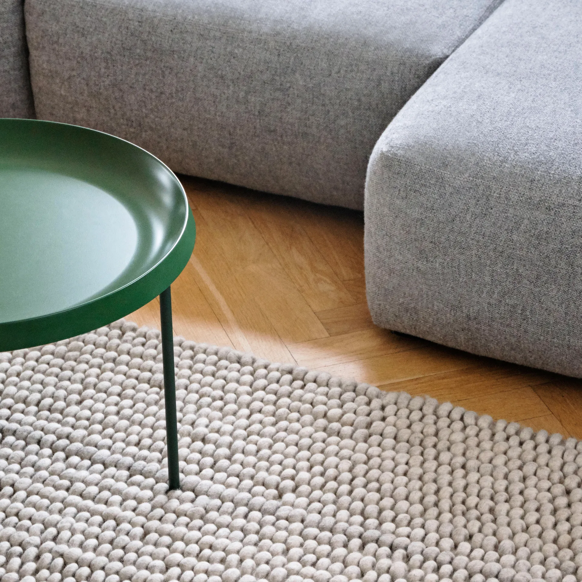 Tappeto in lana Peas 140x200 cm, Soft grey HAY