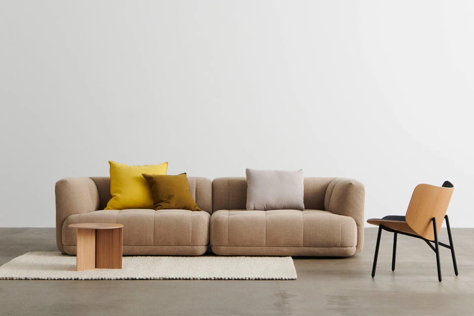 Tavolino da salotto Slit Ø45 cm, Lacquered oak HAY