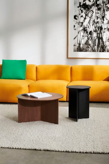 Tavolino da salotto Slit Ø65 cm - Lacquered walnut - HAY