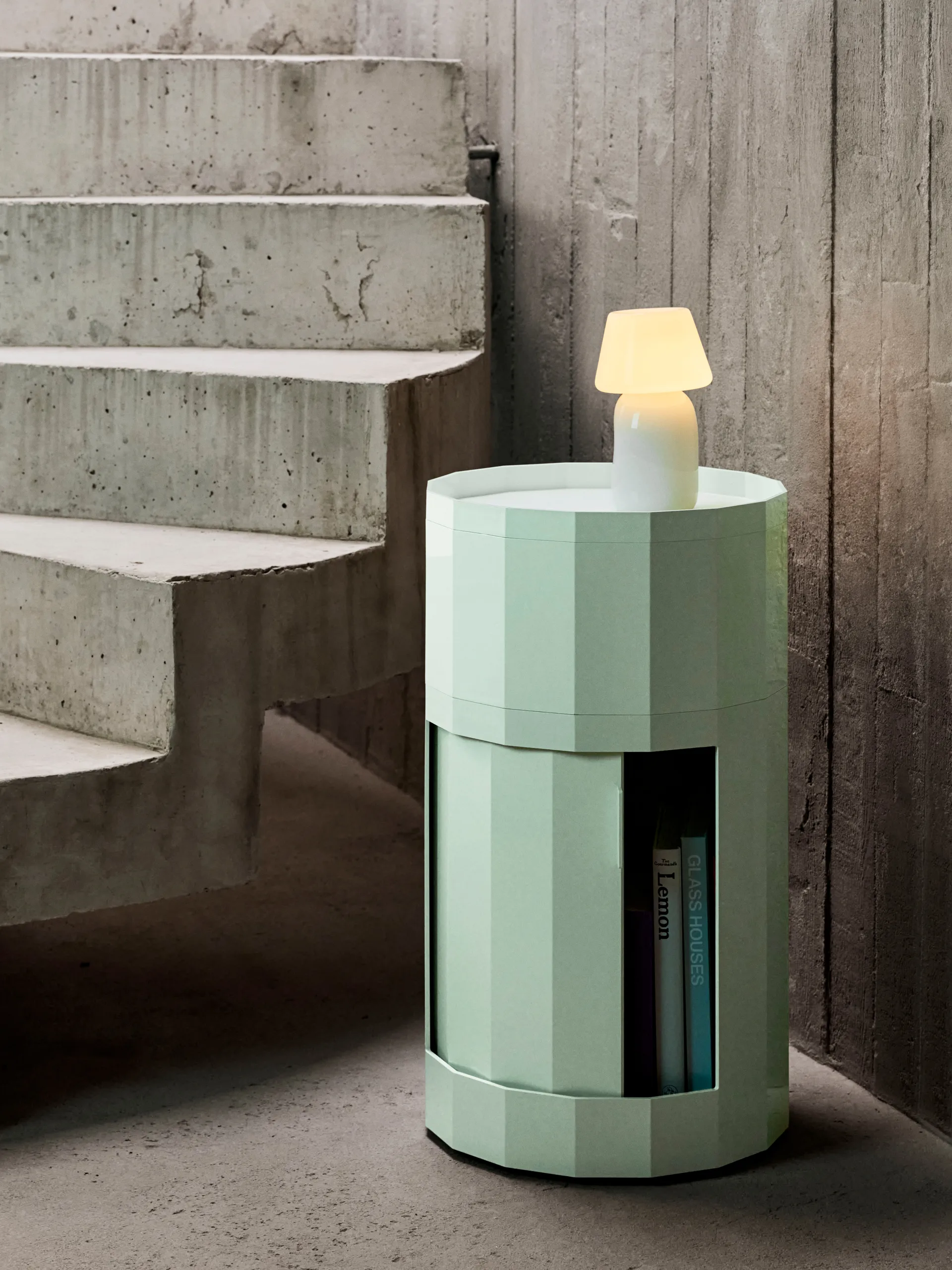 Tavolino Facet Cabinet high piedi/ruote 66 cm, Soft mint HAY