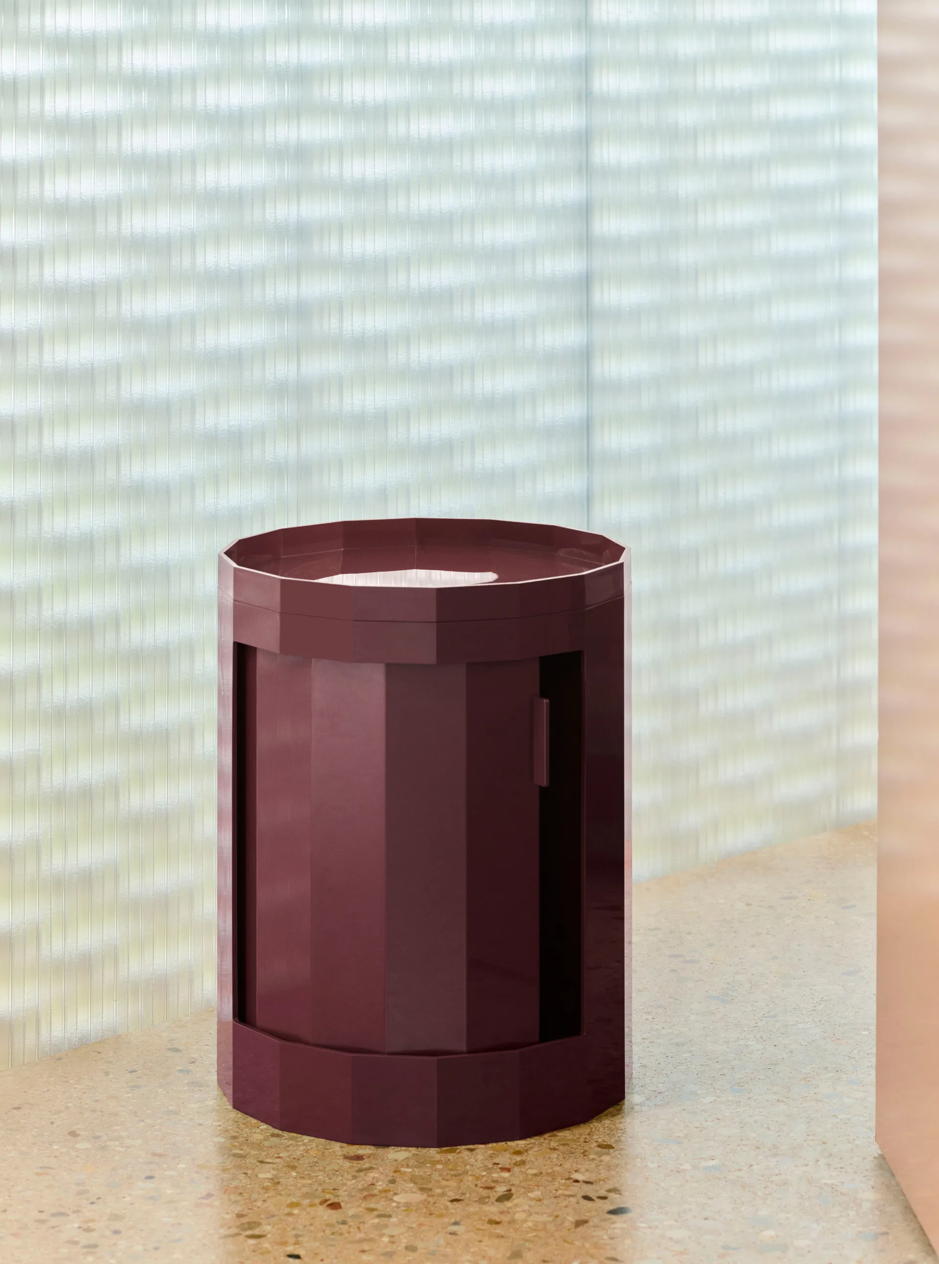 Tavolino Facet Cabinet low piedi/ruote 49 cm, Bordeaux HAY