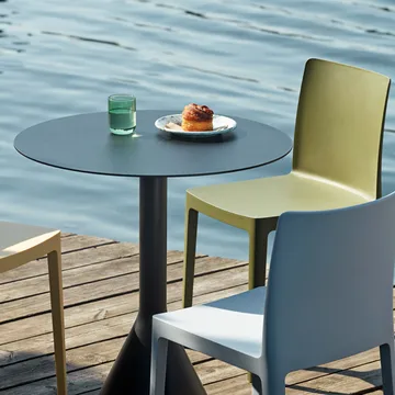 Tavolino rotondo da caffè Palissade Cone - Anthracite, ø70 - HAY