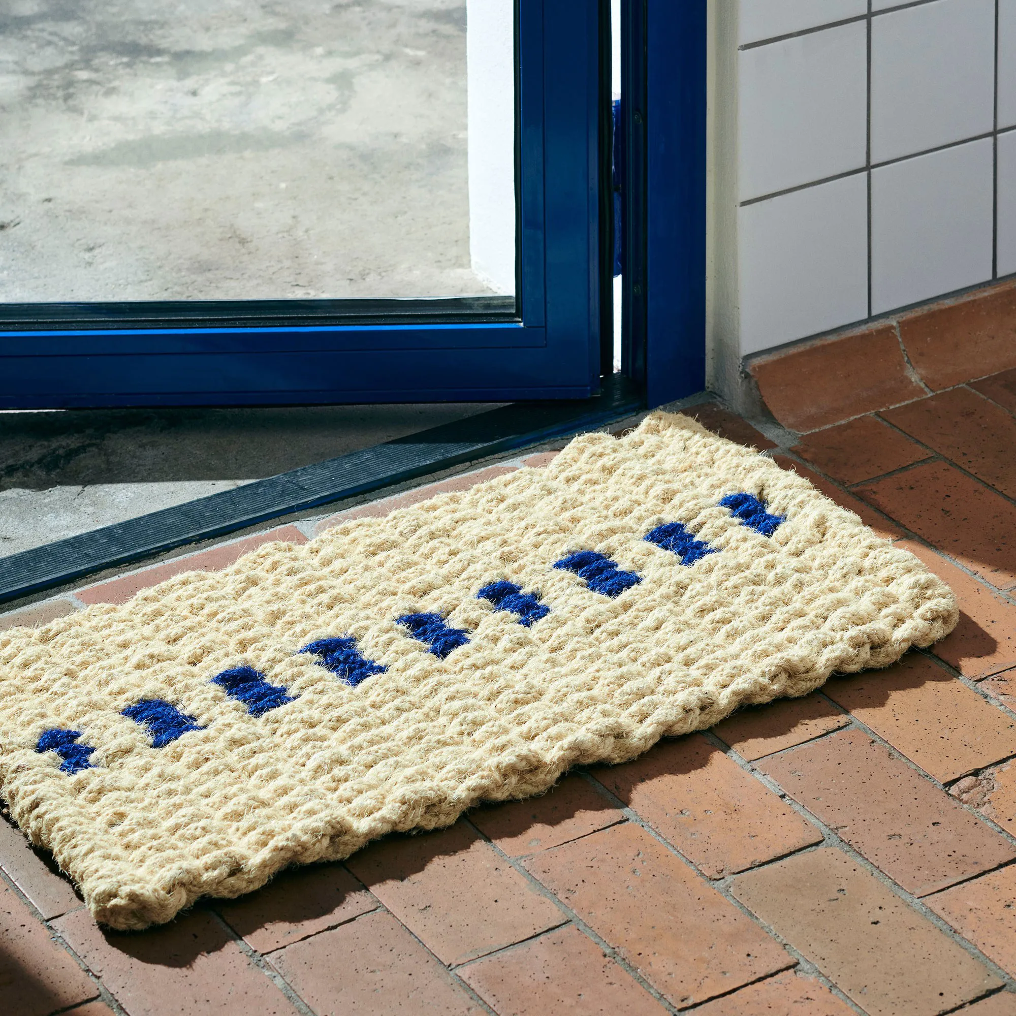 Esschert Design Zerbino In Rilievo Con Trifoglio – Pulisciscarpe Resistente Per Interni Ed Esterni, Struttura In Ferro, Dimensioni 4,5 X 15 Cm
