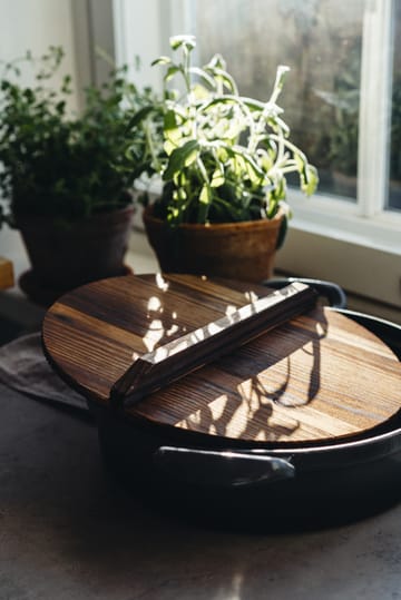 Casseruola in ghisa con coperchio in legno - Ø 30 cm
​ - Heirol