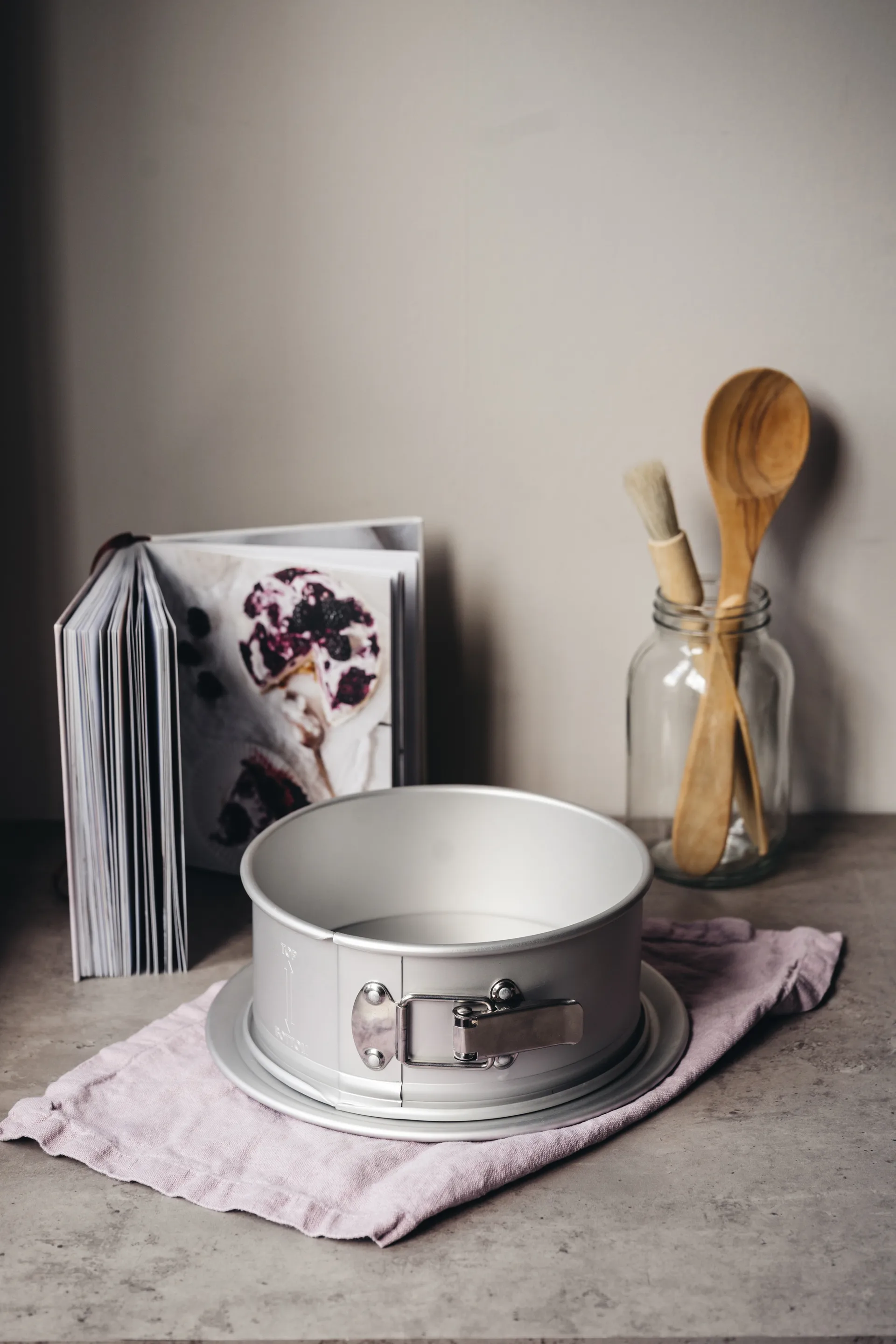 Stampo per dolci a cerniera Heirol in alluminio anodizzato, Ø 20 cm
​ Heirol