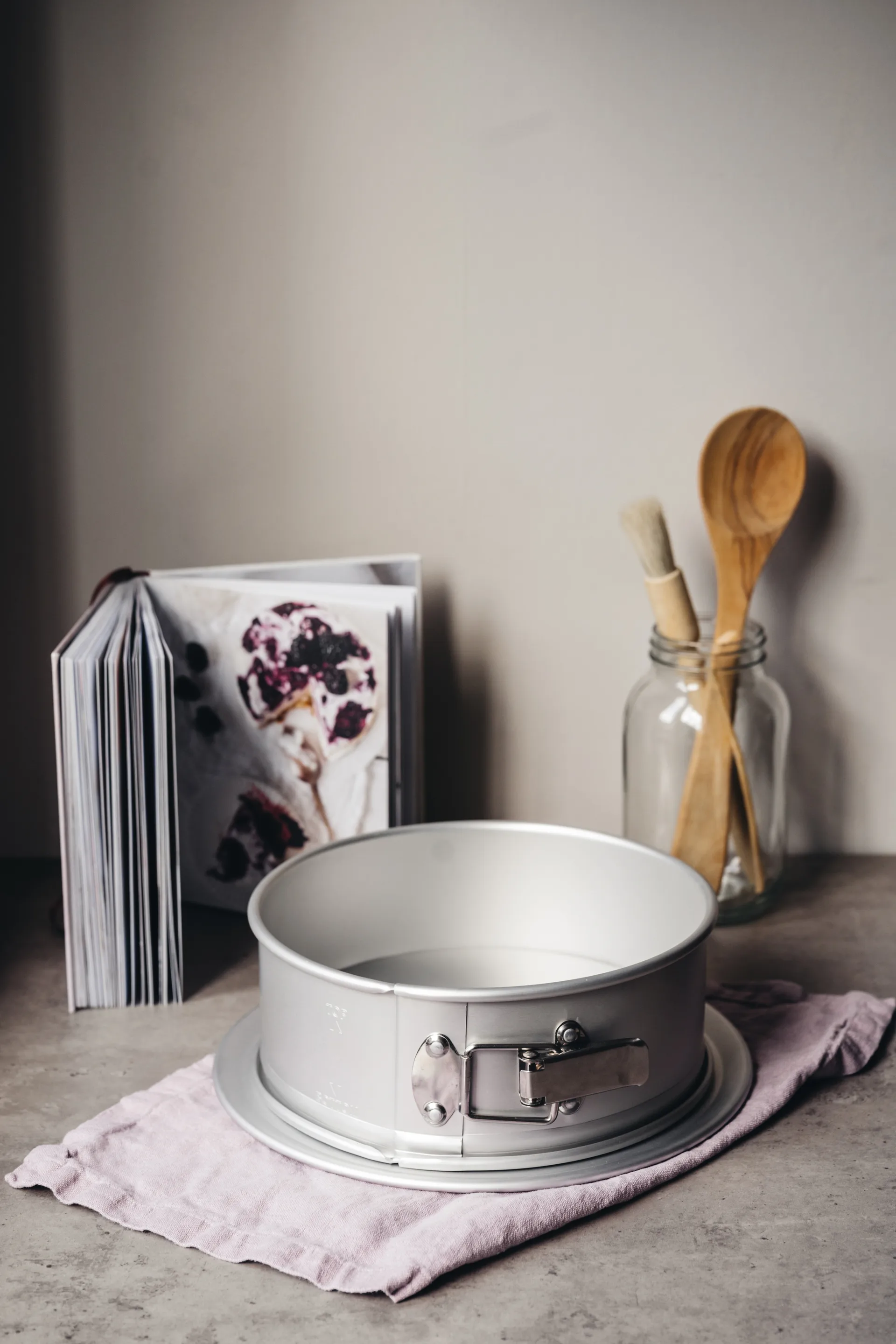 Stampo per dolci a cerniera Heirol in alluminio anodizzato, Ø 23 cm
​ Heirol