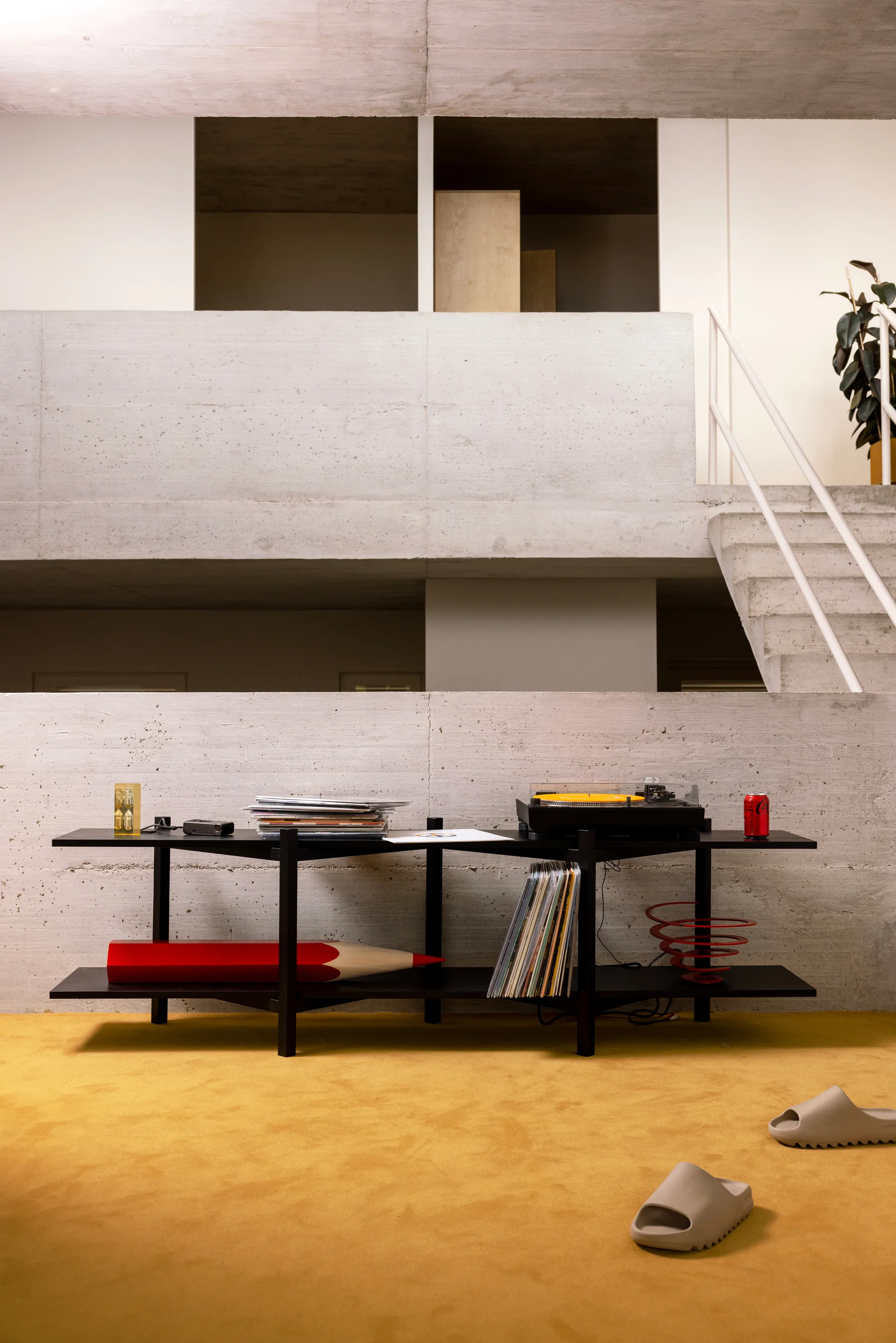 Scaffale Zig Zag Media 194x57 cm, Black Hem