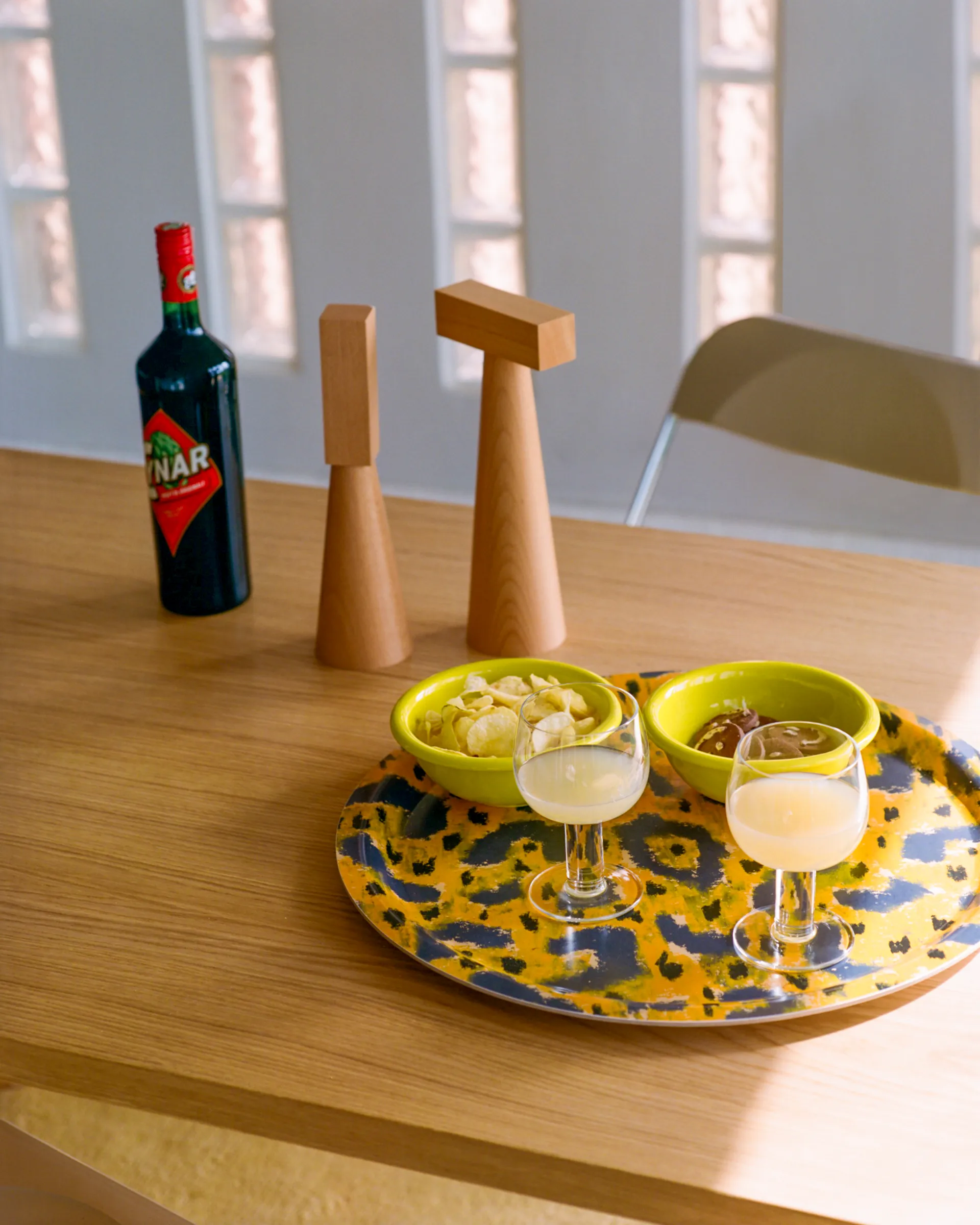 Vassoio Monster Medium Ø49 cm, Ochre yellow-grey-black Hem