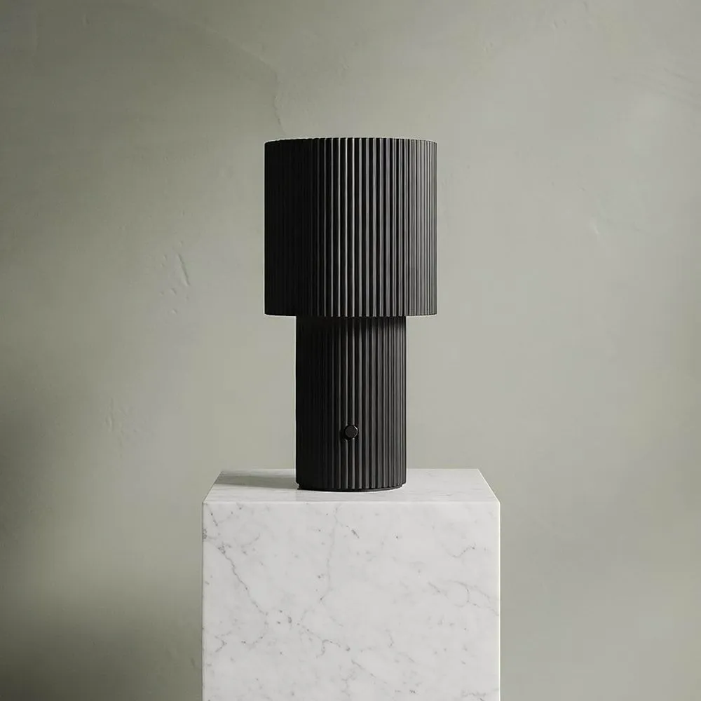 Iluma lampada da tavolo portatile, Jet black Herstal