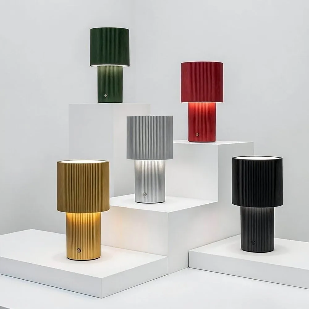 Iluma lampada da tavolo portatile, Rosso Herstal