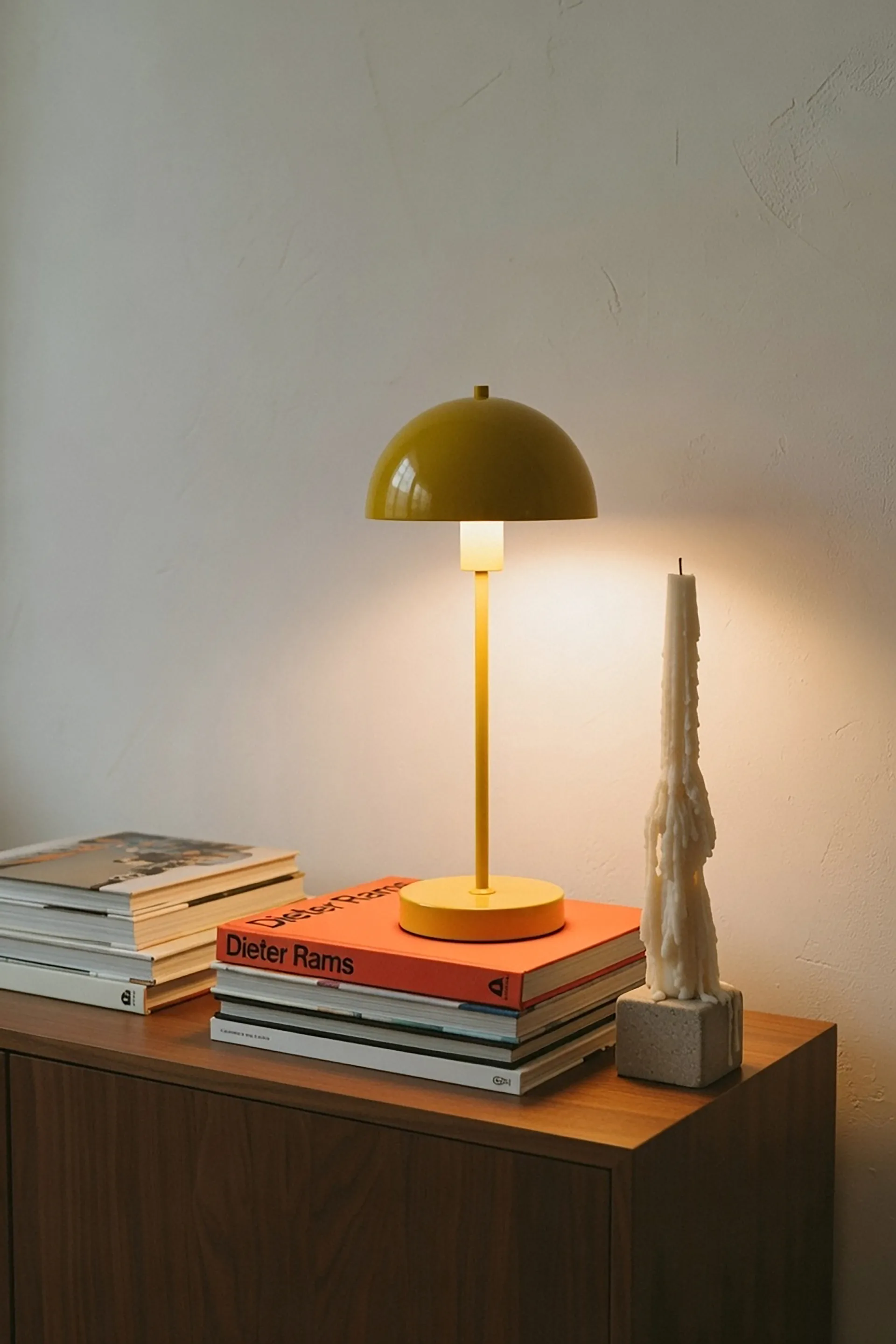 Lampada da tavolo Vienda, Mango yellow Herstal