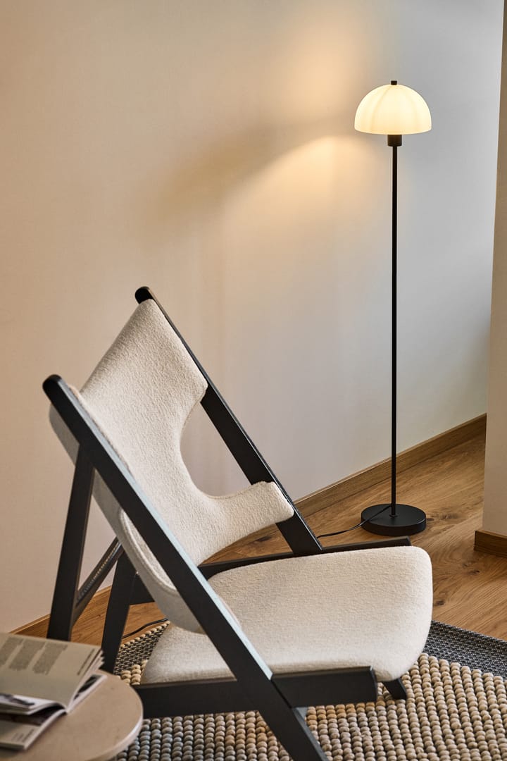 Lampada da terra Vienda, nero-vetro opalino Herstal