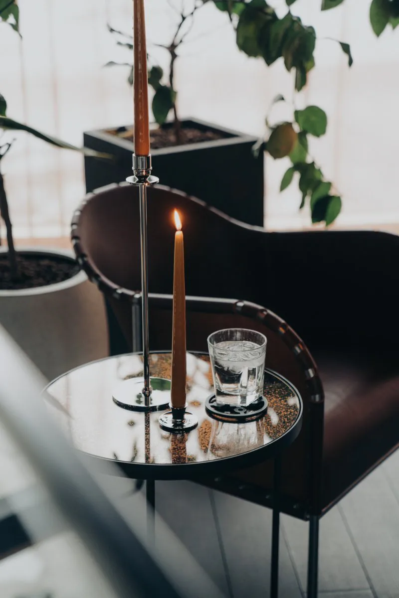 Candelieri bassi Basso, Ottone nichelato Hilke Collection