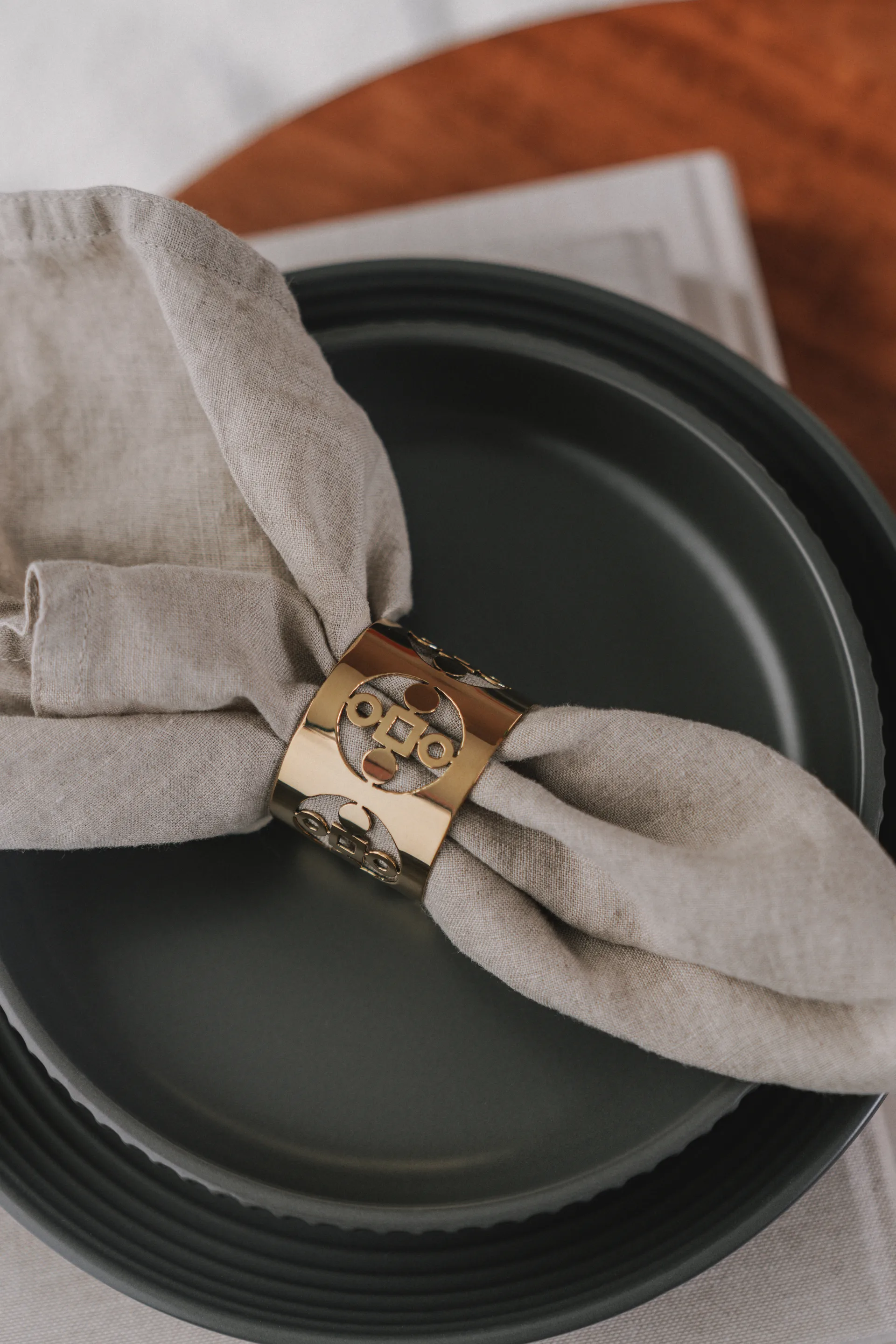 Portatovagliolo ad anello Anima Gemella in confezione da 2, Ottone Hilke Collection