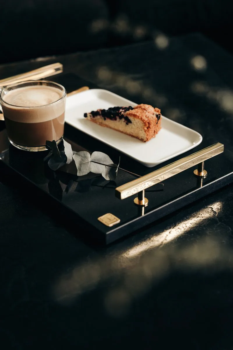 Vassoio Hilke Collection 40,5x25,5 cm, Granito-ottone massiccio Hilke Collection