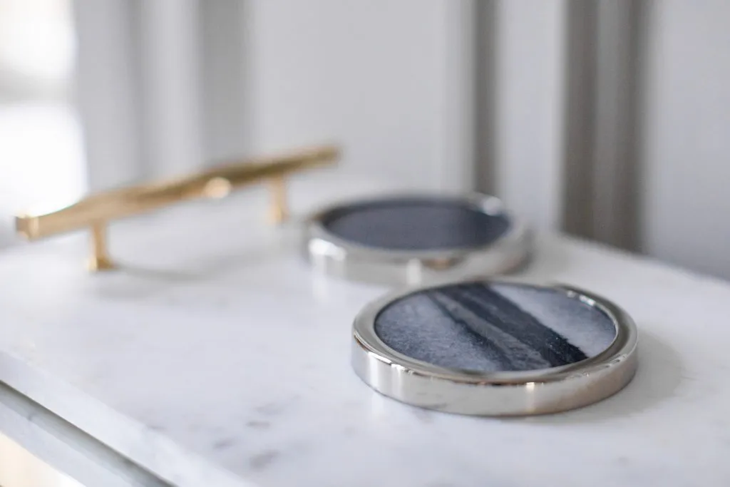 Vassoio Hilke Collection 40,5x25,5 cm, Marmo bianco - ottone massiccio Hilke Collection