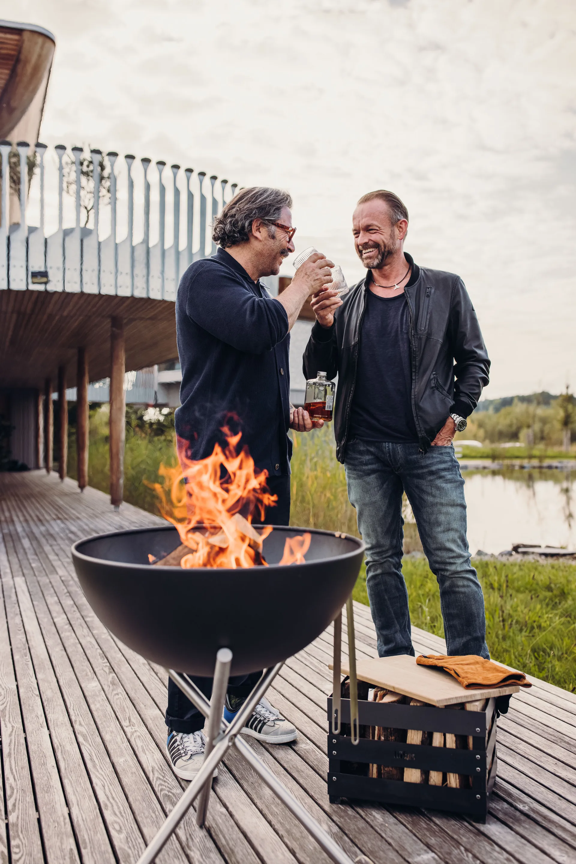 BOWL 57 treppiede, Argento Höfats