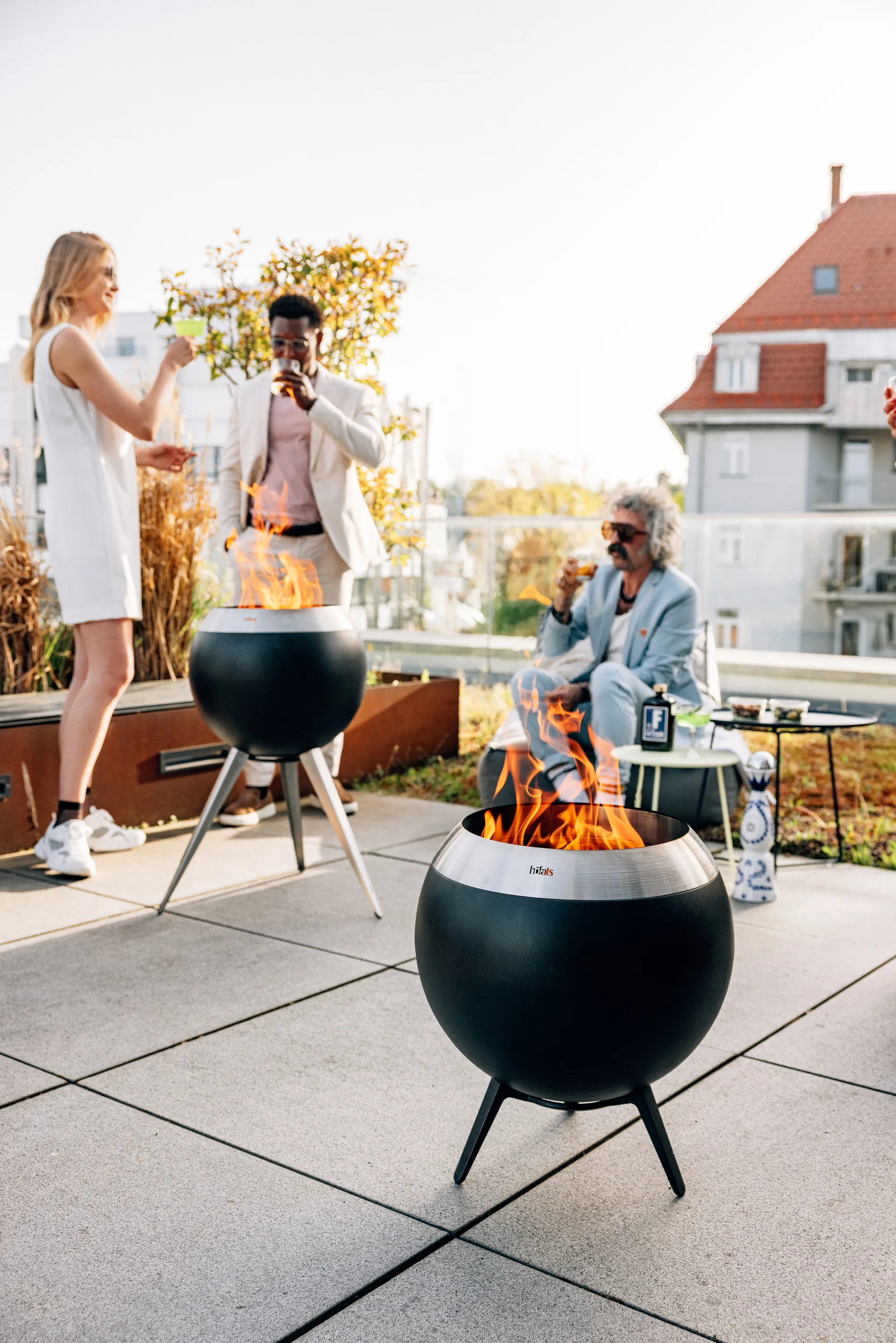 MOON 45 focolare, Nero-argento, cavalletto basso Höfats