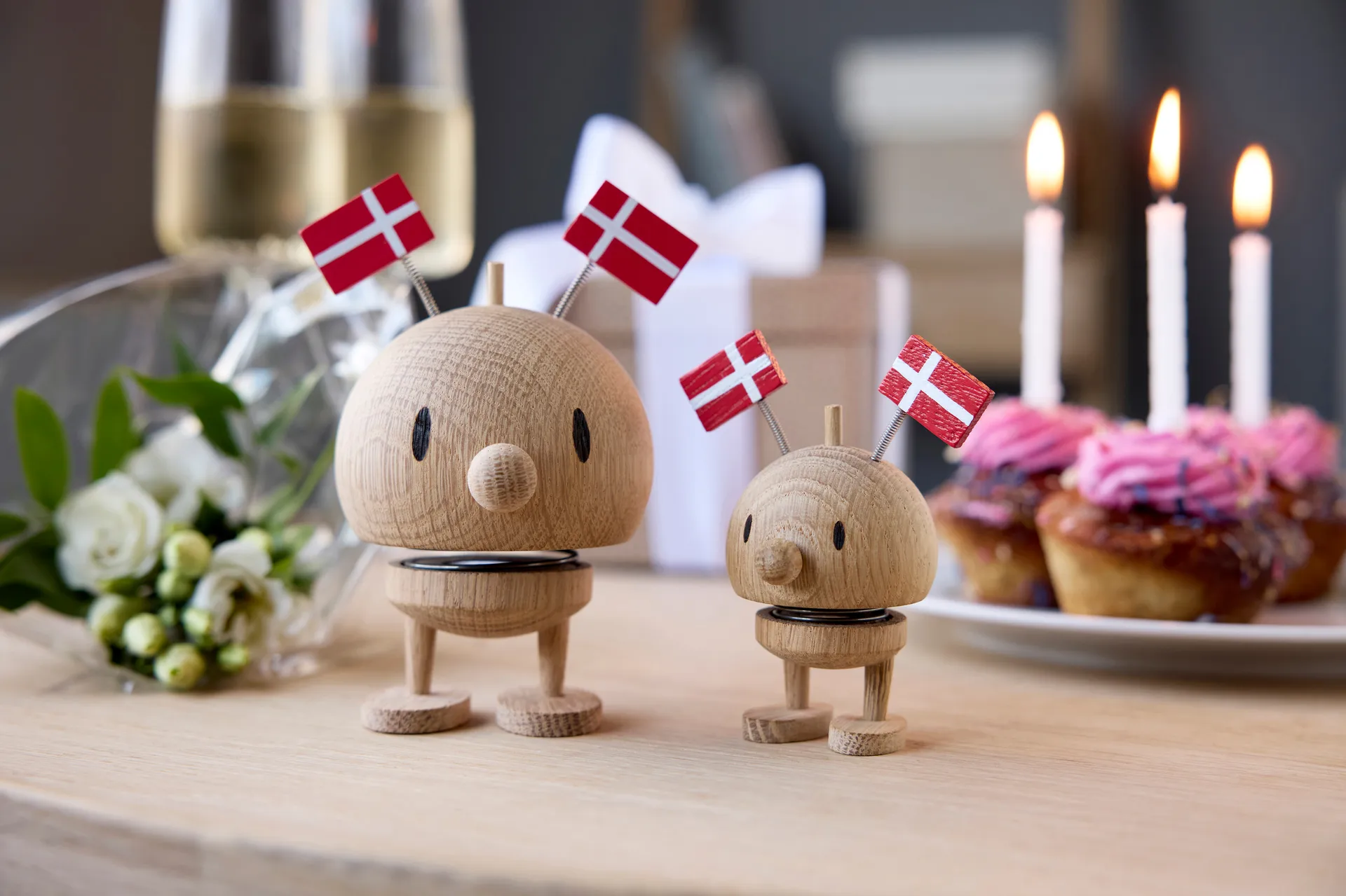 Hoptimist Celebration Bumble figurina, M, rovere naturale Hoptimist