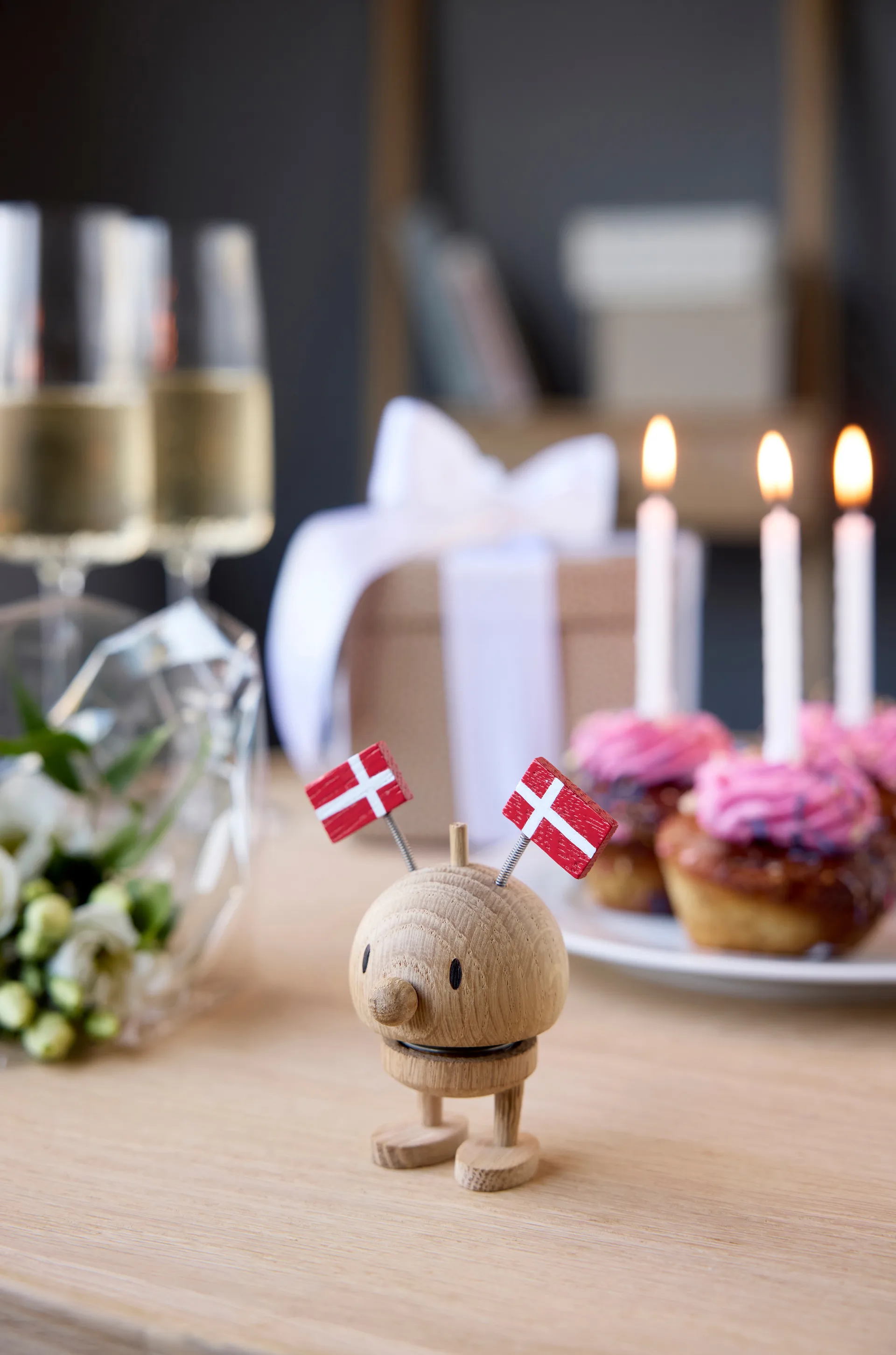 Hoptimist Celebration Bumble figurina, S, rovere naturale Hoptimist