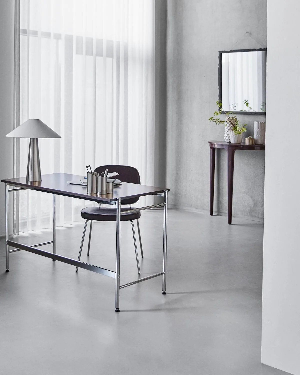 Arph scrivania, Gelso-cromo, 125x60x74 cm House Doctor