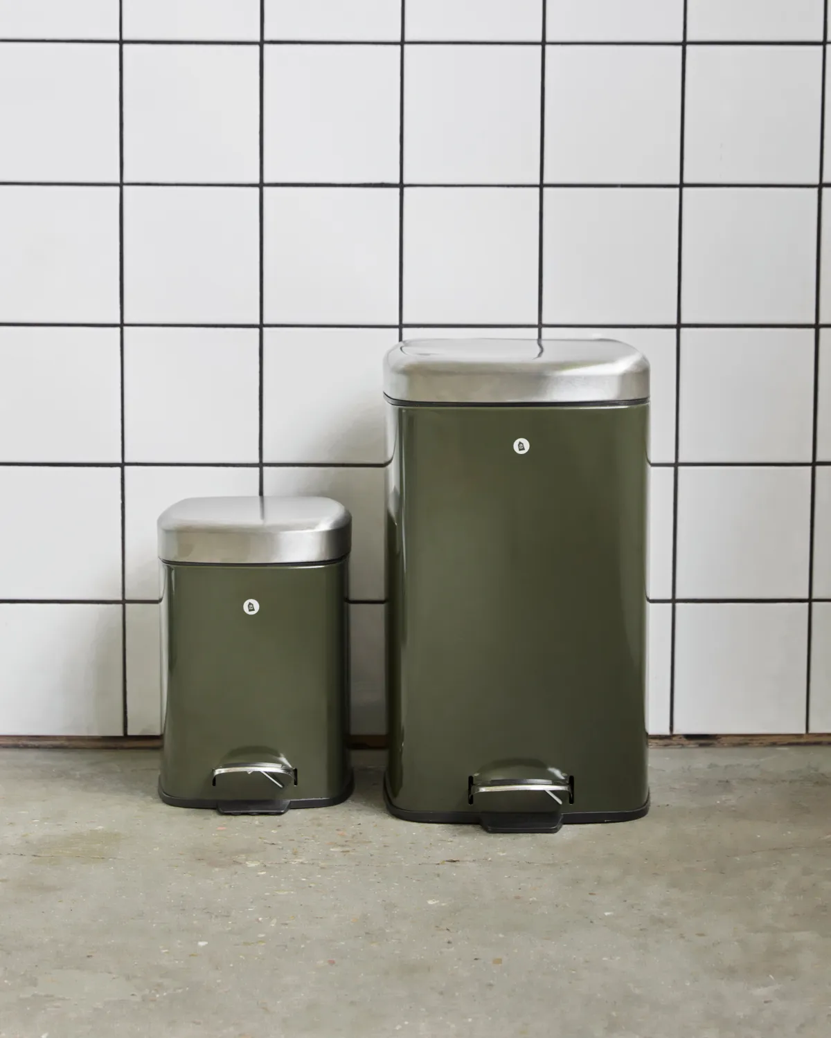 Cestino per la carta Sort, Verde scuro, 20,5×27,5×29,5 cm House Doctor