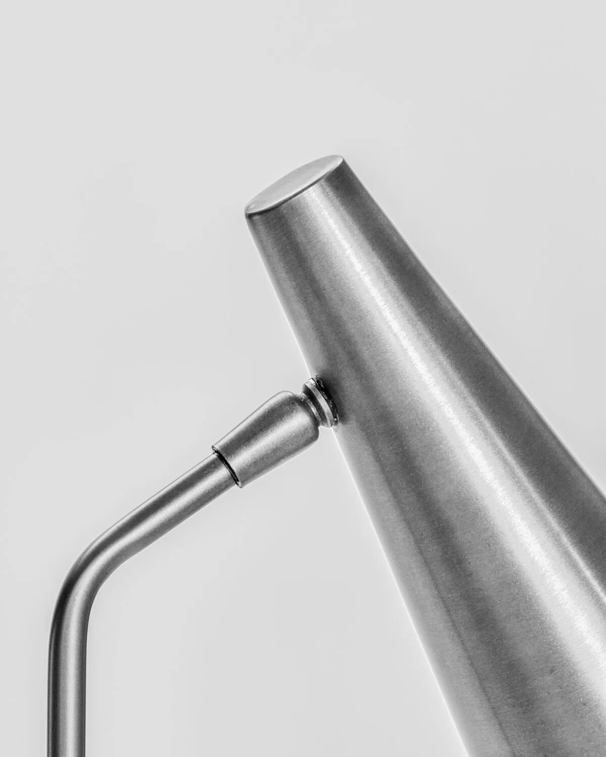 Lampada da tavolo Precise, Finitura silver House Doctor