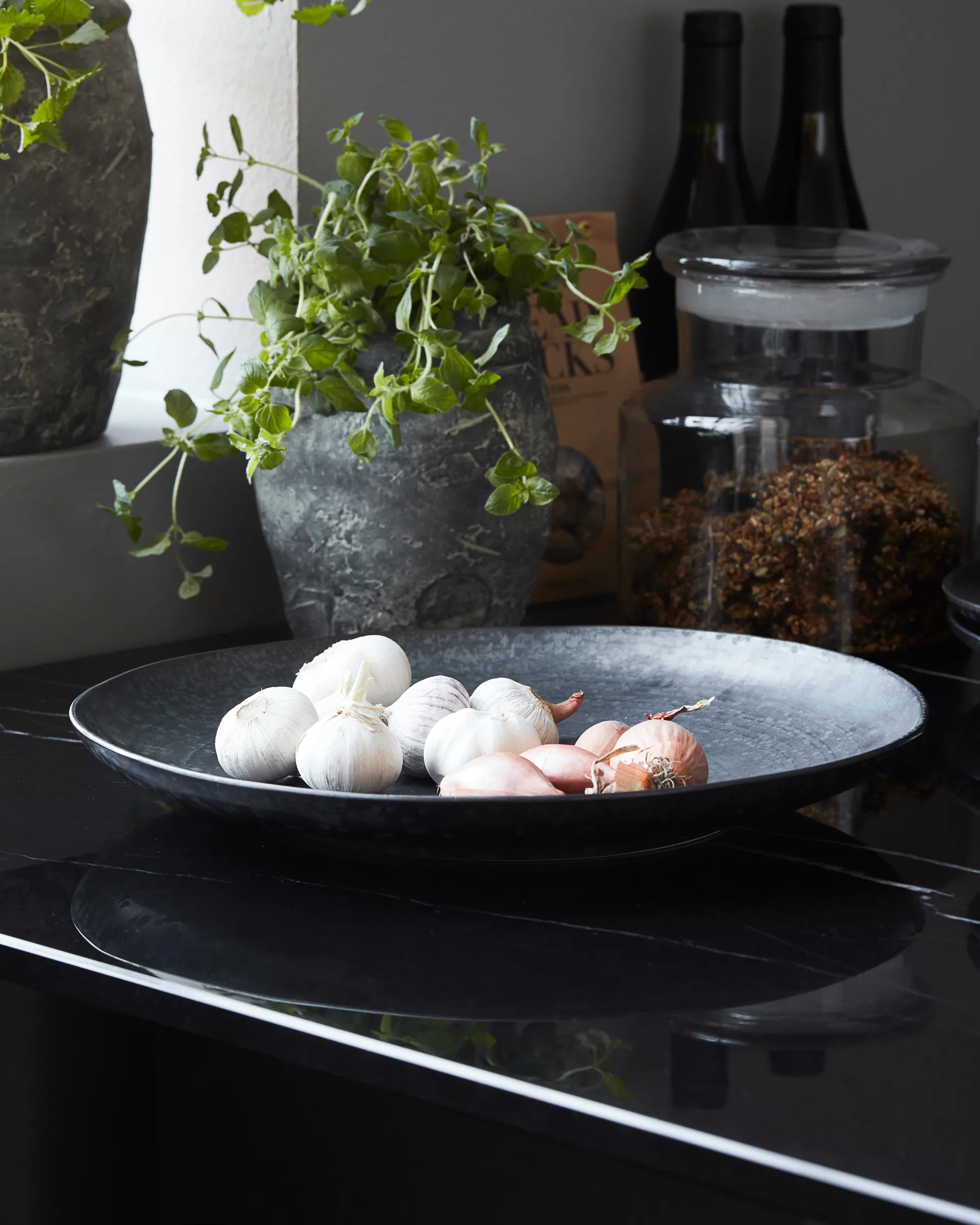 Piatto da portata Pion Ø 36 cm, Nero-marrone House Doctor