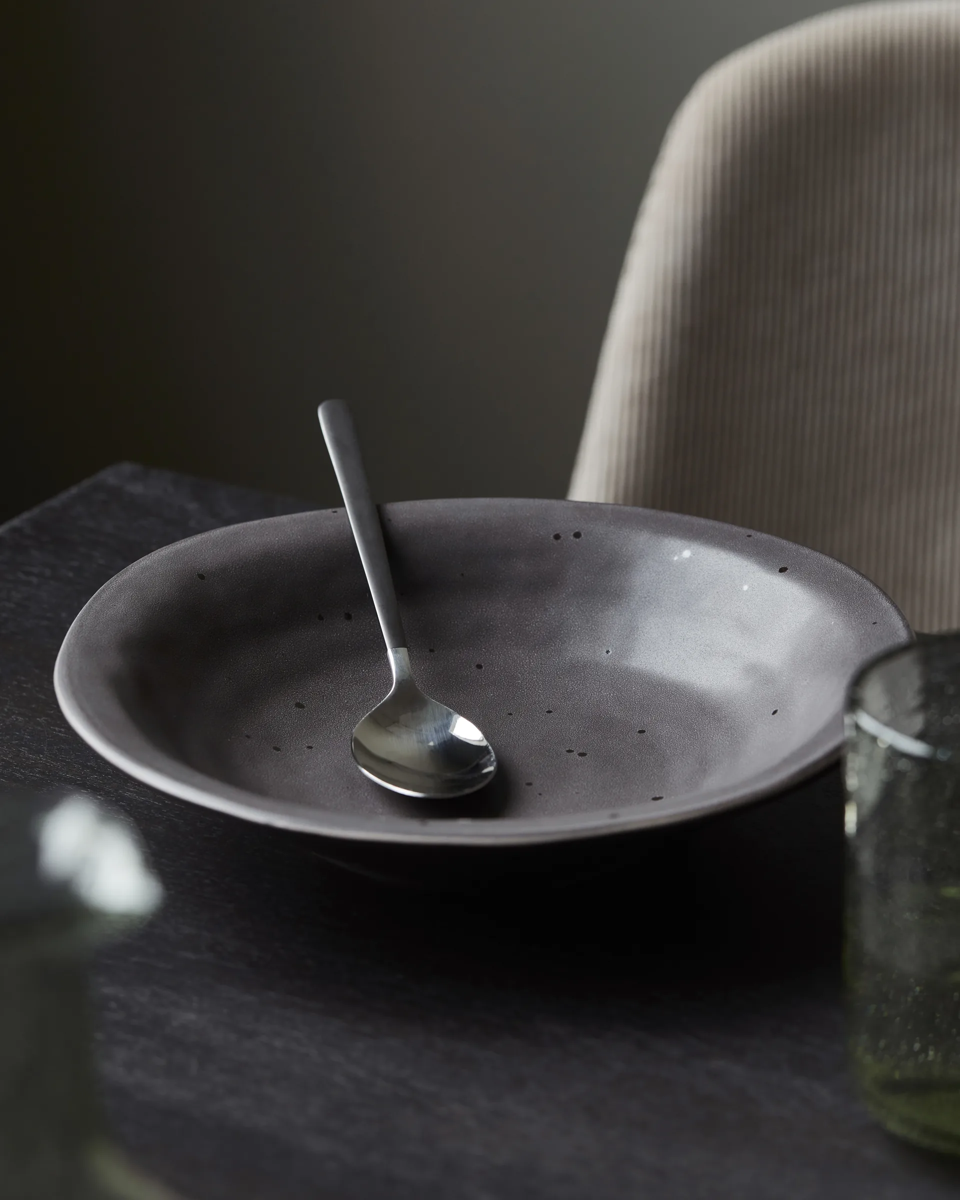 Piatto da zuppa Rustic Ø 25 cm, Grigio scuro House Doctor