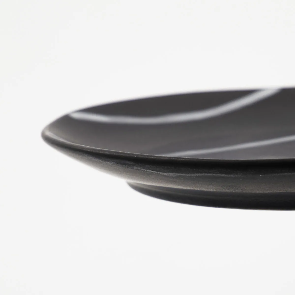 Piatto piccolo Line Ø19,5 cm, Nero-marrone House Doctor