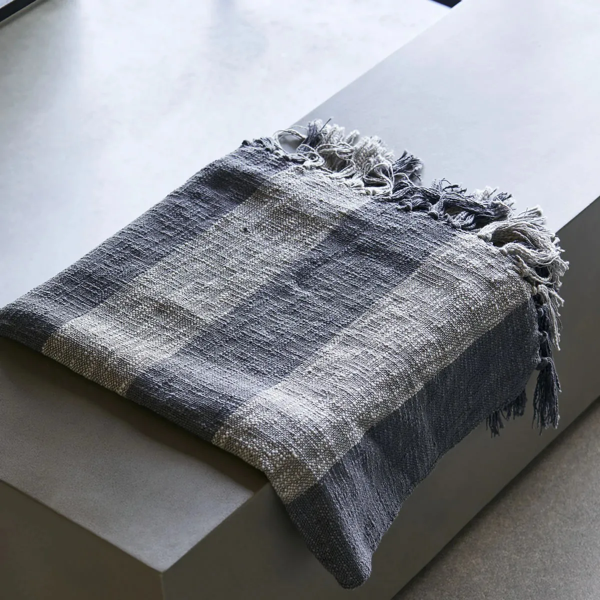 Plaid Ponra 130x180 cm, Grigio House Doctor