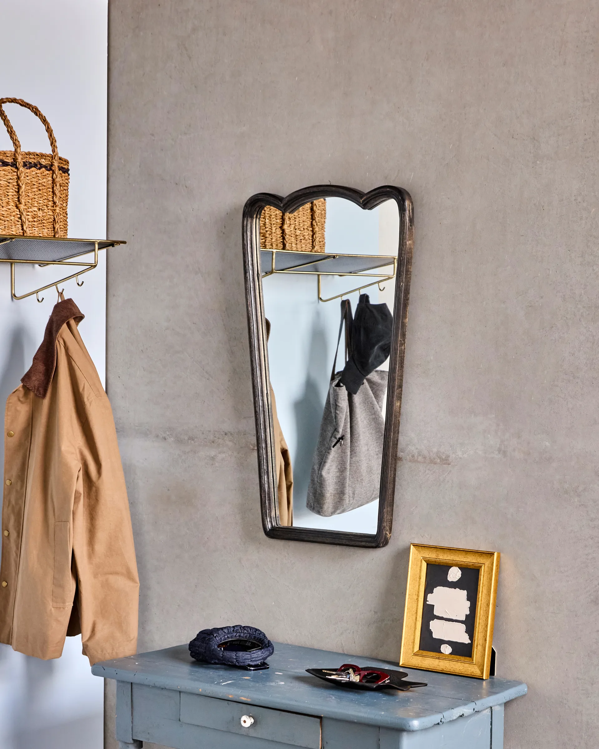 Specchio da parete Jamp con cornice 90 cm, Nero House Doctor