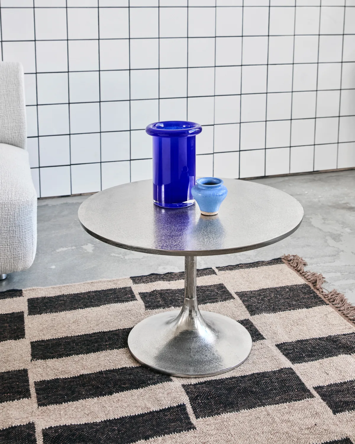 Tavolino laterale Pan, Finitura argento House Doctor