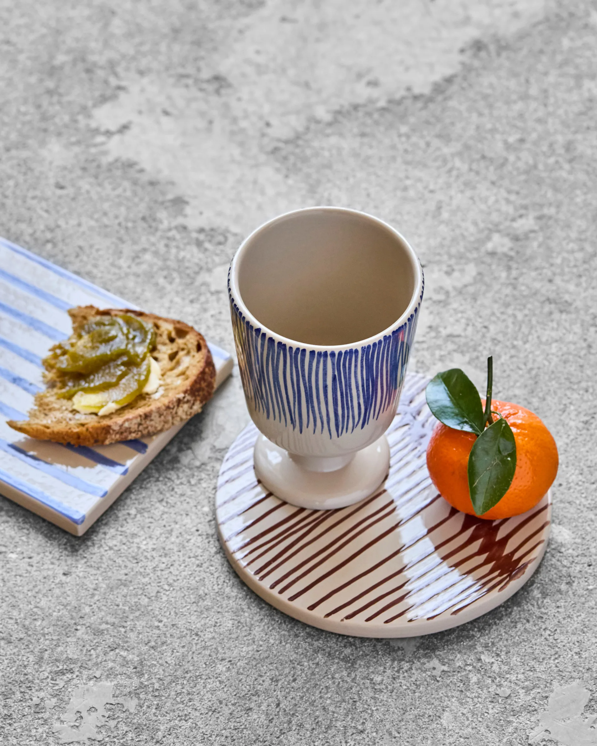 Tazza con piede 25 cl Diva confezione da 2, Off white-Blu House Doctor