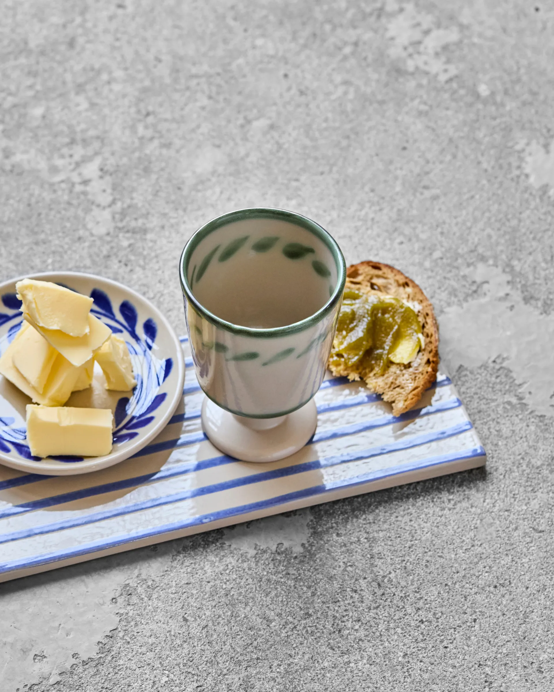 Tazza con piede 25 cl Diva confezione da 2, Off white-Verde House Doctor