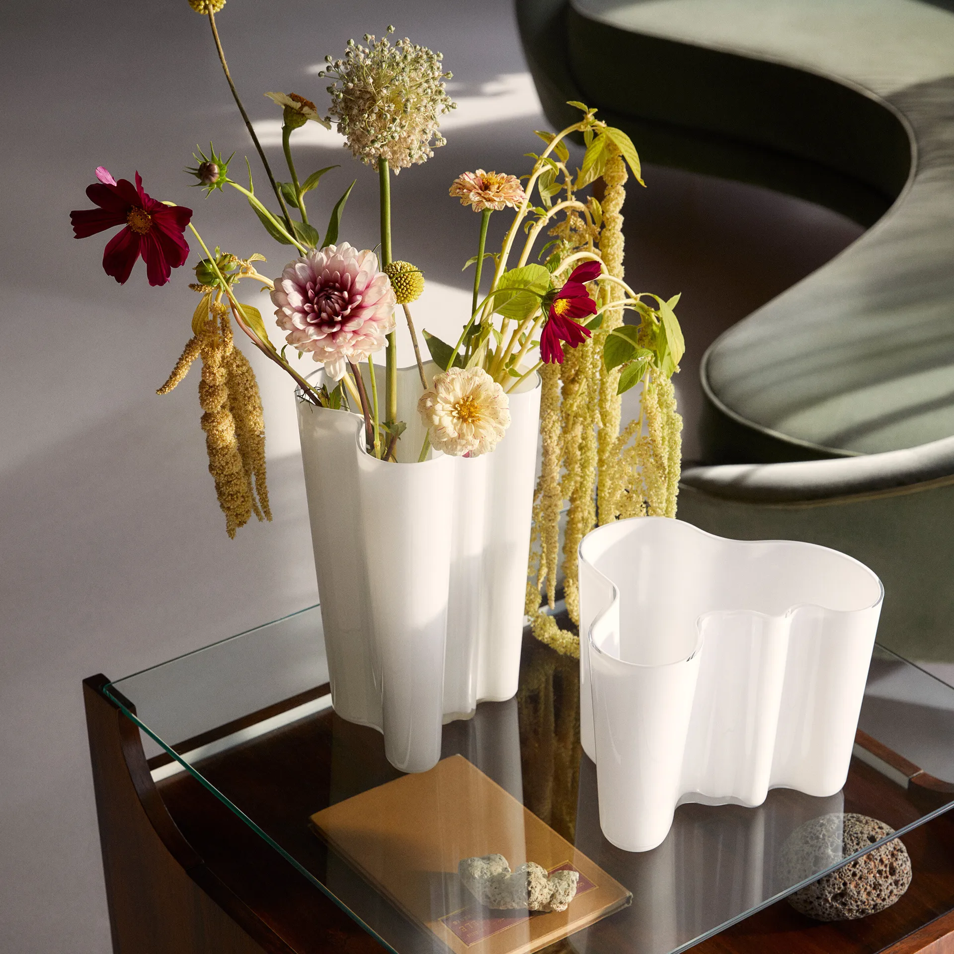 Vaso Aalto opal white, 251 mm Iittala