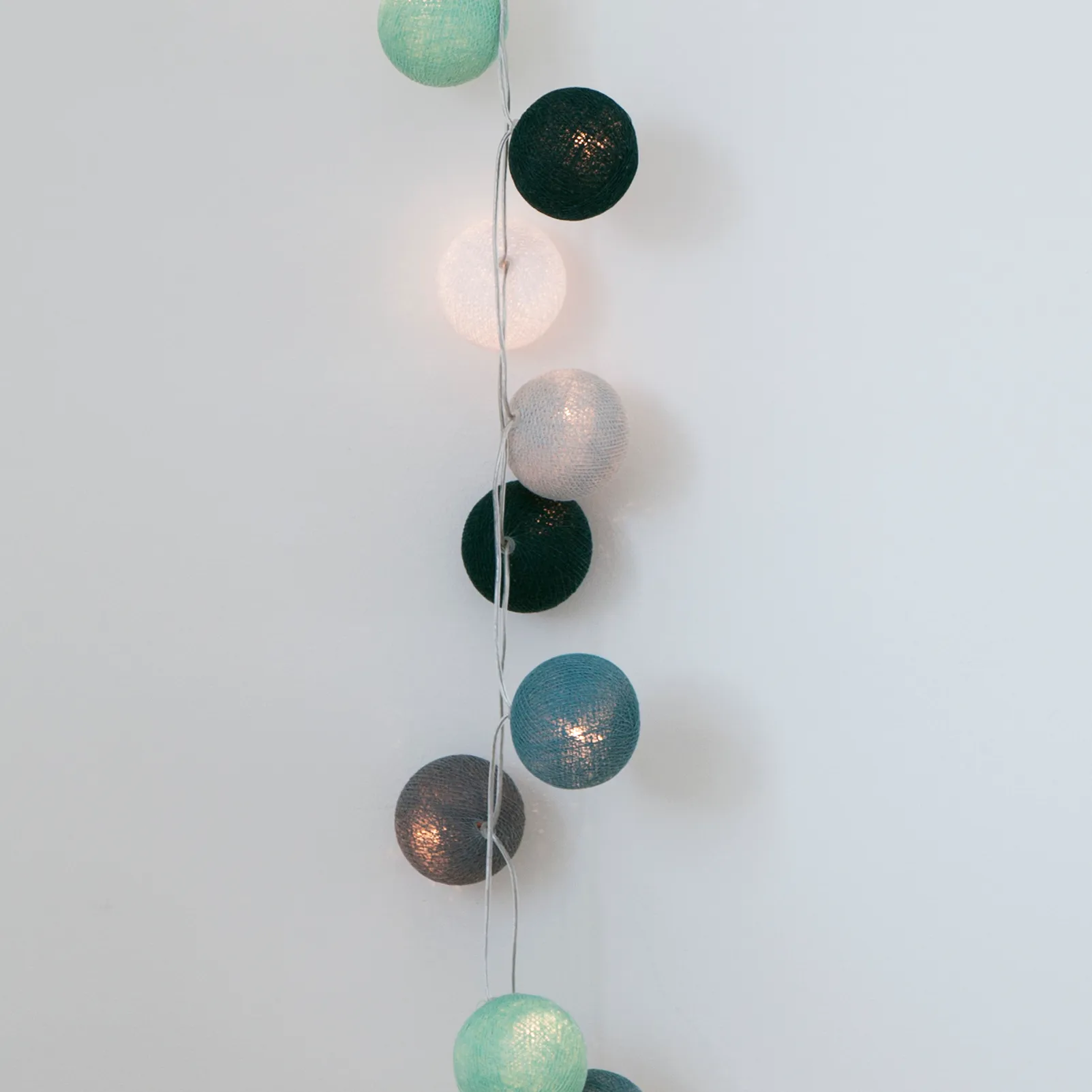 Filo di luci Irislights Cactus, 20 sfere Irislights