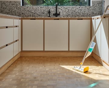 Mocio pavimento 2-in-1 Cleantech con scrubber - Pietra chiara - Joseph Joseph