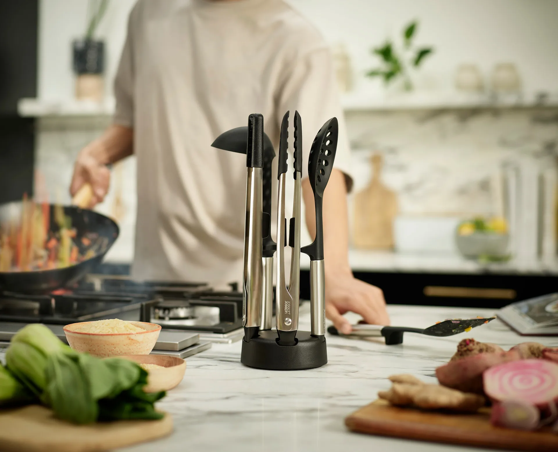 Portautensili da cucina Eleva con supporto 5 pezzi, Silicone Joseph Joseph