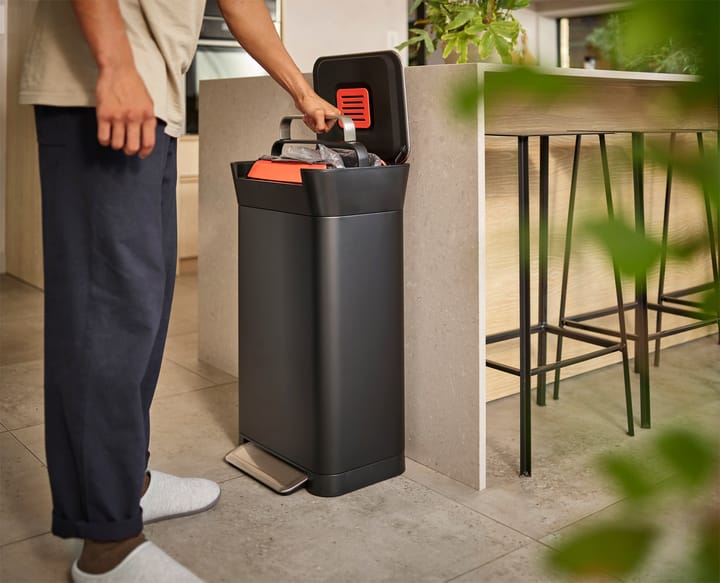 Secchio compattatore con pedale Joseph Joseph Titan 30 L, Nero carbone Joseph Joseph
