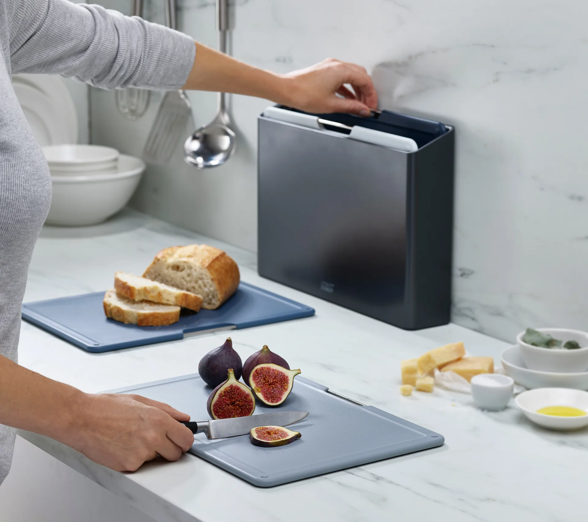 Set di taglieri in acciaio Folio grandi - 4 pezzi, Grafite Joseph Joseph