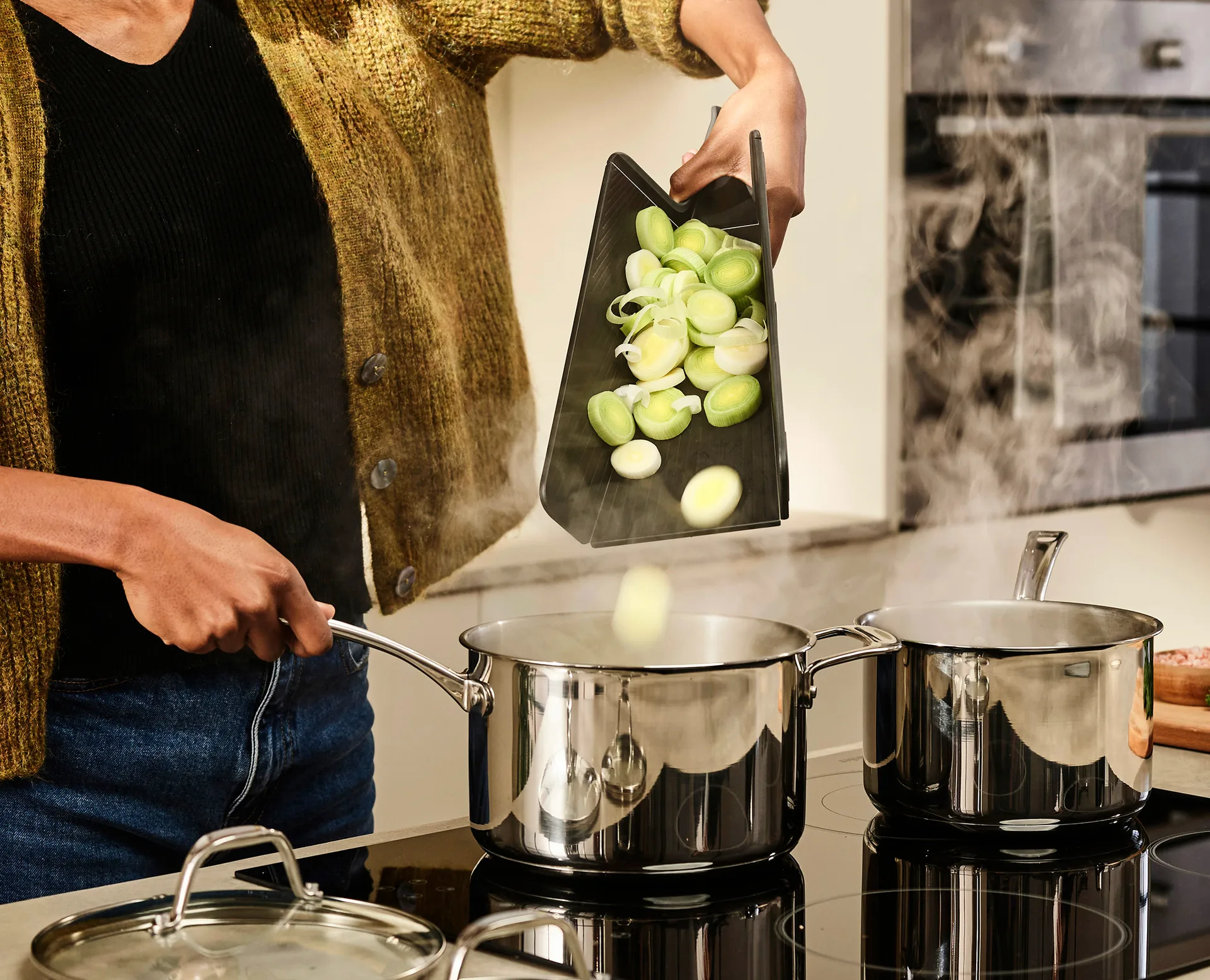 Tagliere Chop2pot Plus nero, Regolare Joseph Joseph