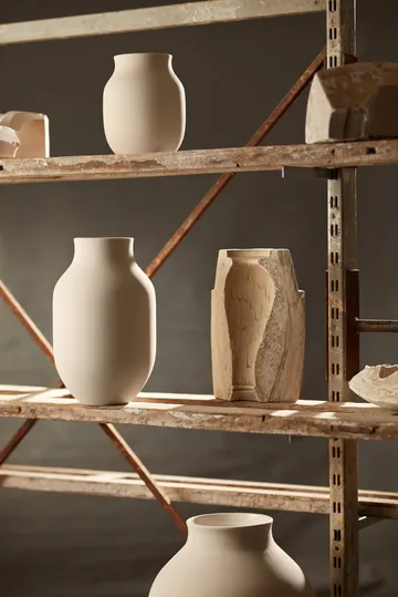 Studio Omaggio vaso - Sabbia, 20 cm - Kähler