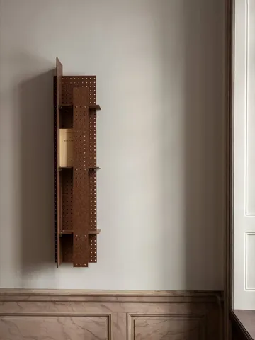 Mensola da parete FF02 The Perforated Furniture - Masonite-noce, 28x24x128 cm - Källemo