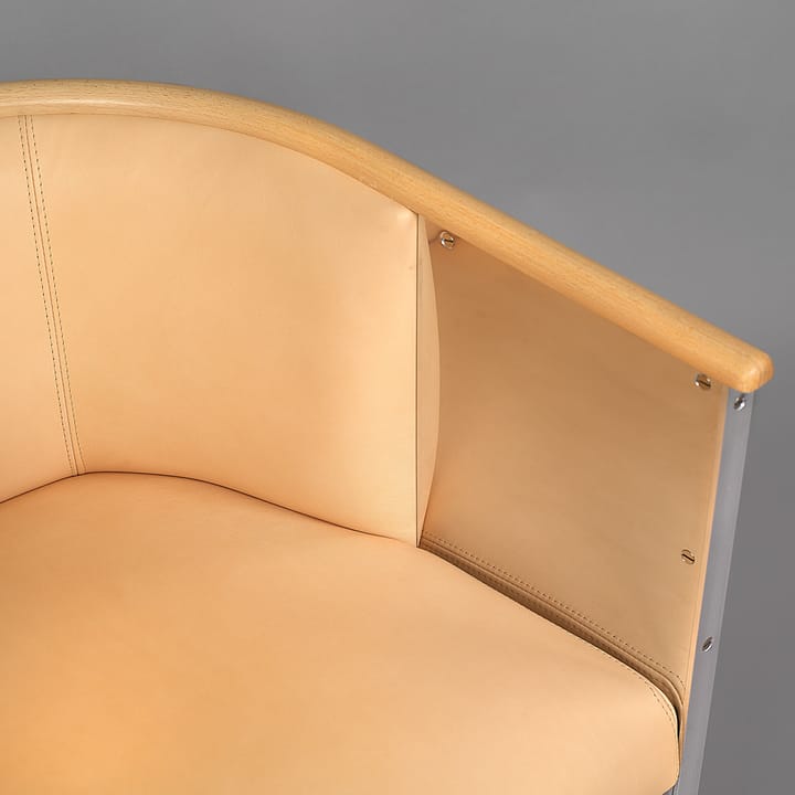 Poltrona in alluminio lucidata, Läder tärnsjö naturale-faggio Källemo