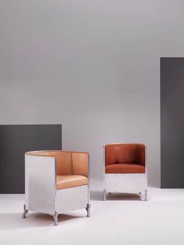 Poltrona in alluminio spazzolato opaco - Pelle Tärnsjö nero-noce - Källemo